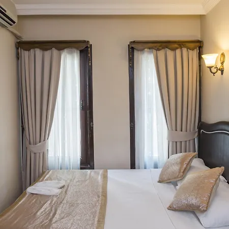 Naz Wooden House 3* Istanboel