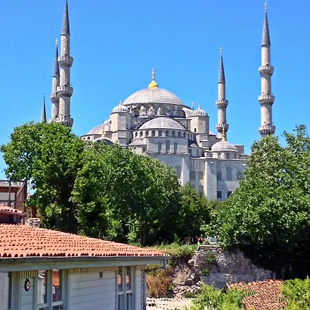 Naz Wooden House 3* Istanbul