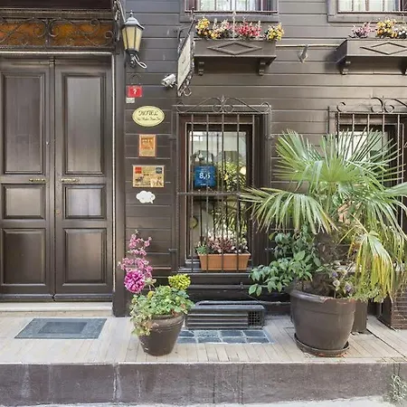 Naz Wooden House בית הארחה 3*