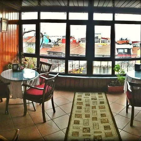 Naz Wooden House 3* Istanbul