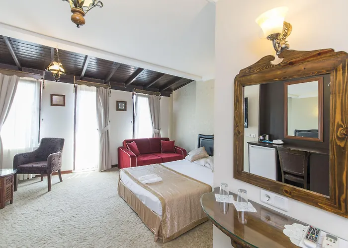 Πανσιόν Naz Wooden House 3*