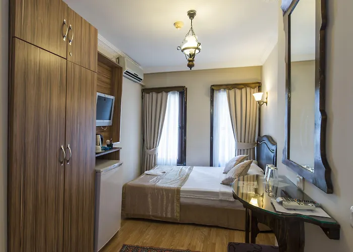 Πανσιόν Naz Wooden House 3*