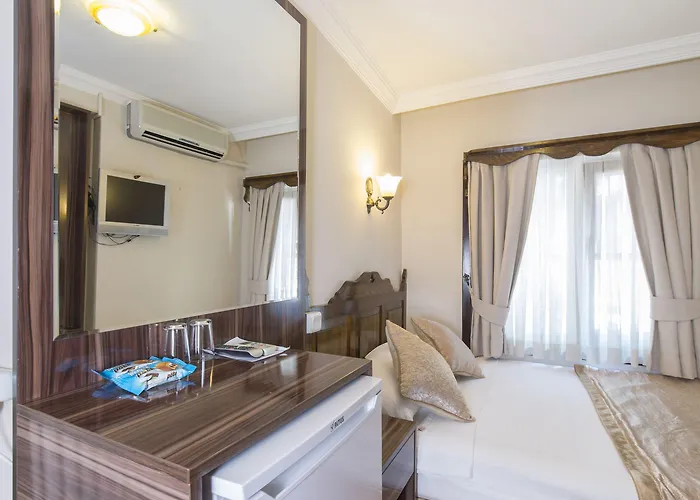 Πανσιόν Naz Wooden House 3*