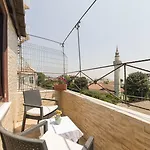 Naz Wooden House 3* Isztambul