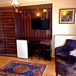 Naz Wooden House 3*